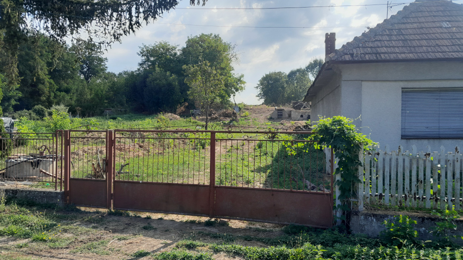 Ten istý pozemok po vyčistení. 